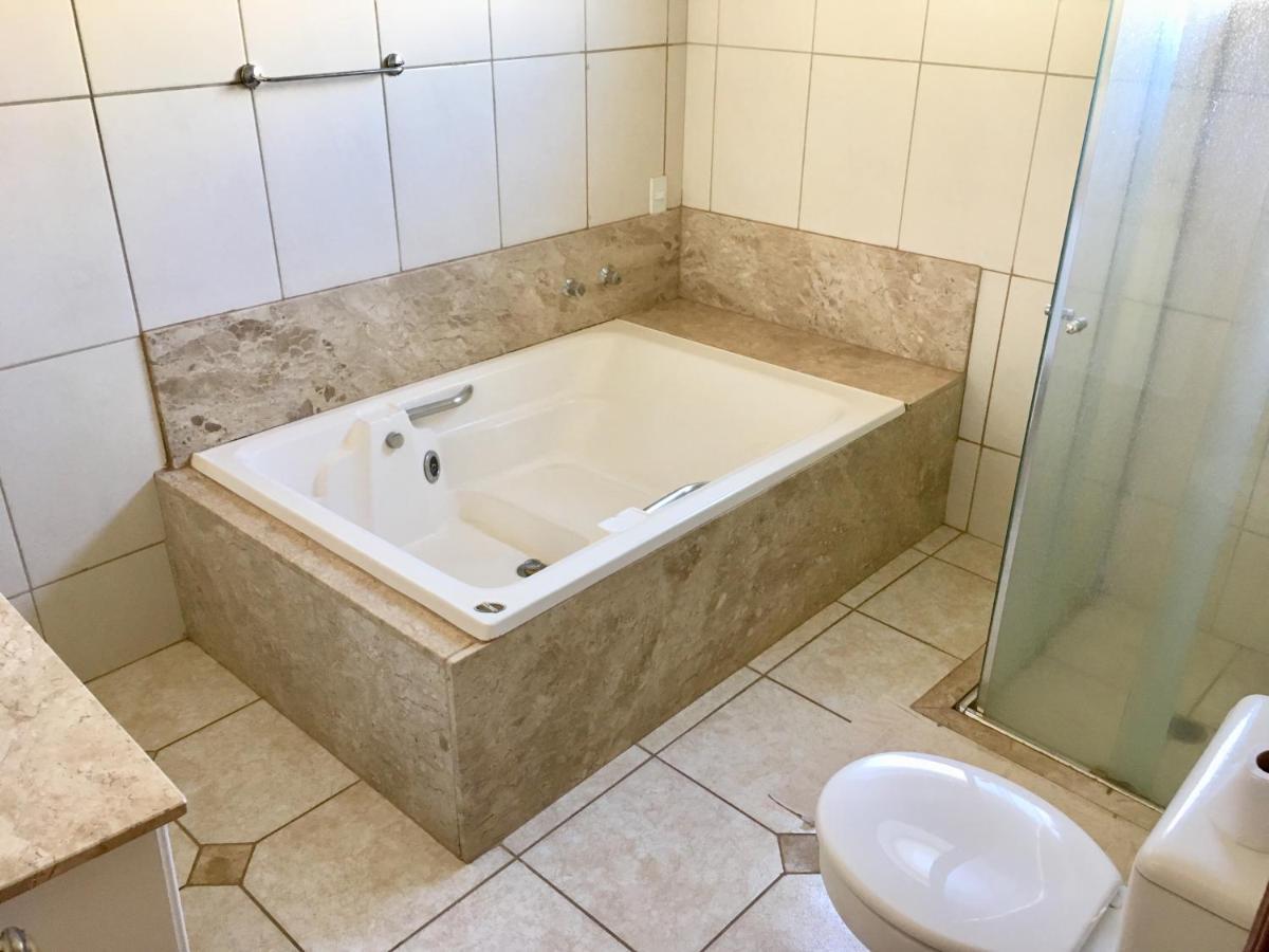 Oasis Hotel Severínia Zewnętrze zdjęcie
